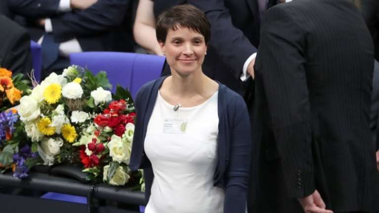 Η Φράουκε Πέτρι εγκαταλείπει την ηγεσία του ακροδεξιού AfD