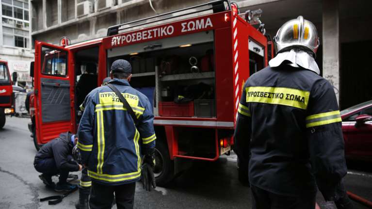 Νεκρός άνδρας από πυρκαγιά σε διαμέρισμα στο κέντρο της Αθήνας