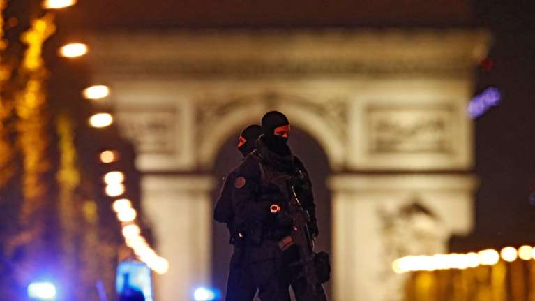 Ο ISIS ανέλαβε την ευθύνη για την επίθεση στα Ηλύσια Πεδία