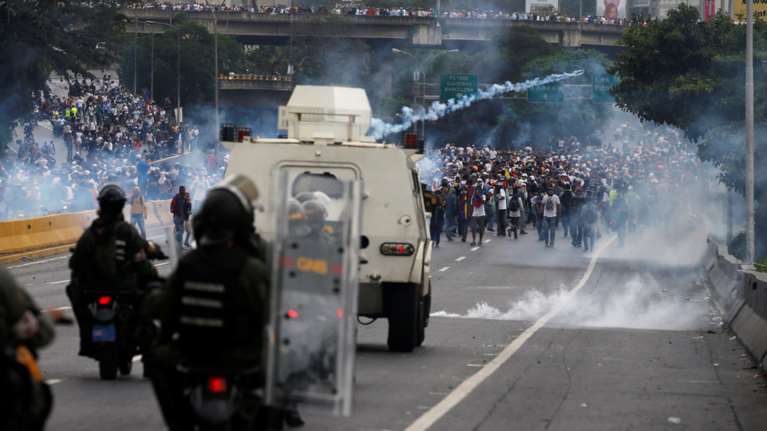 Κρίση στη Βενεζουέλα: Τί συμβαίνει στην χώρα που γέννησε τον Τσαβισμό