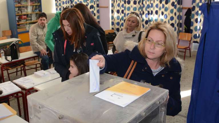 Νέο γκάλοπ: Προβάδισμα 7,1% της ΝΔ έναντι του ΣΥΡΙΖΑ