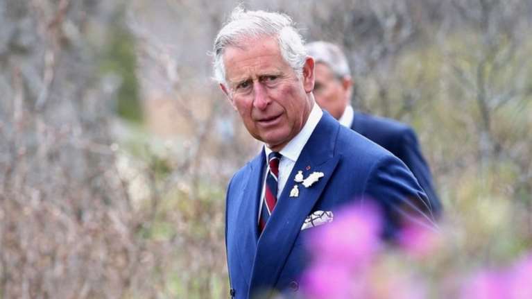 Ετοιμάστε τα βιογραφικά σας: Ο Πρίγκιπας Κάρολος ζητά γραμματέα