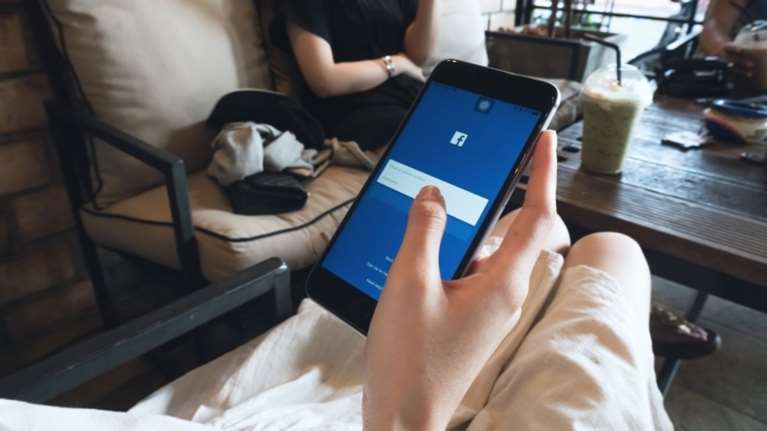 Για ώρες έμεινε στο Facebook Live ο φόνος παιδιού από τον πατέρα του