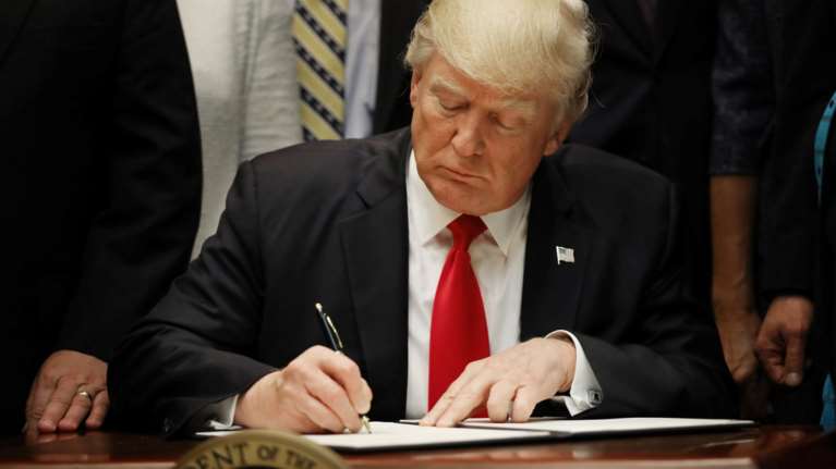 Στον Λευκό Οίκο το σχέδιο διατάγματος για αποχώρηση από τη NAFTA