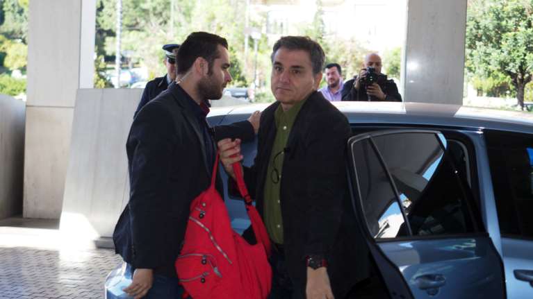 Νέος γύρος διαβουλεύσεων με τους θεσμούς