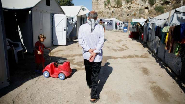 O Guardian στη Χίο: To «βρώμικο μυστικό» της Ευρώπης