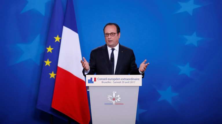 Ολάντ: Οι Γάλλοι θα βγουν κερδισμένοι παραμένοντας στην ΕΕ