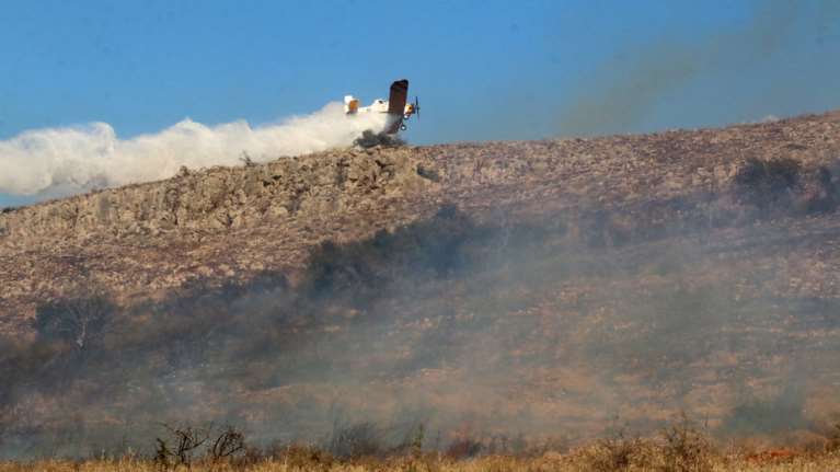 Σε ύφεση η μεγάλη πυρκαγιά στη Ζάκυνθο