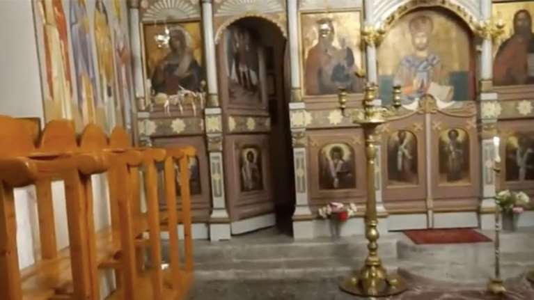 Απίστευτο! Εκκλησία στην Ικαρία έκανε Ανάσταση με λάπτοπ &amp; παπά από ΕΡΤ