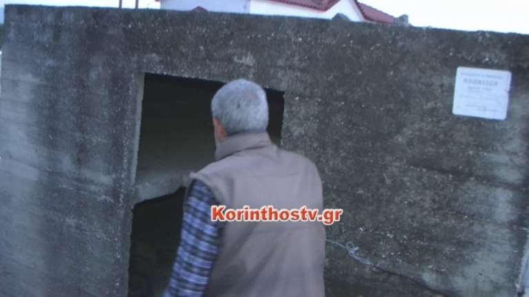 Σοκ: Άστεγος στην Κορινθία κοιμάται στο νεκροταφείο