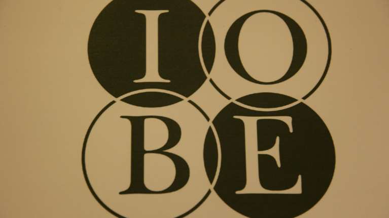 Ανακοπή της αρνητικής οικονομικής πορείας βλέπει το ΙΟΒΕ