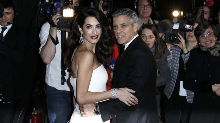 Ετοιμος για μπαμπάς ο Κλούνεϊ: Η φωτό με τα φορμάκια των μωρών και..τεκίλες