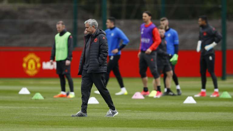 Ο Μουρίνιο απαγόρευσε τα social media στους παίκτες της Manchester