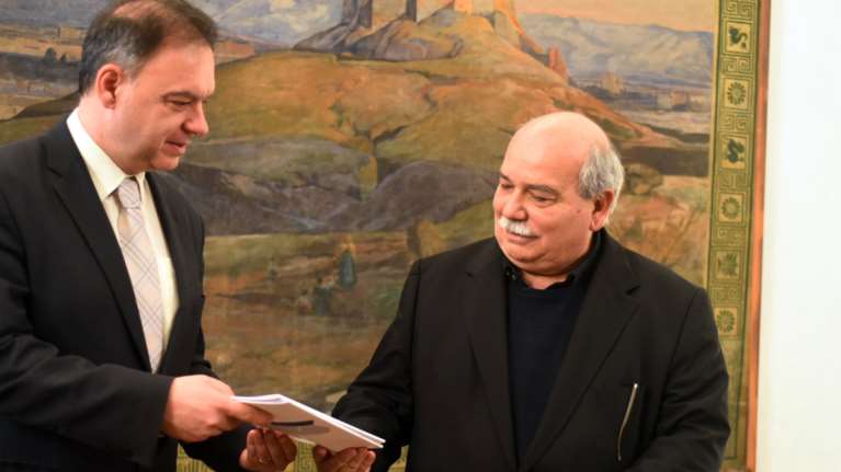 Η κυβέρνηση ανοίγει σκληρό  μέτωπο με το Γραφ. Προυπολογισμού