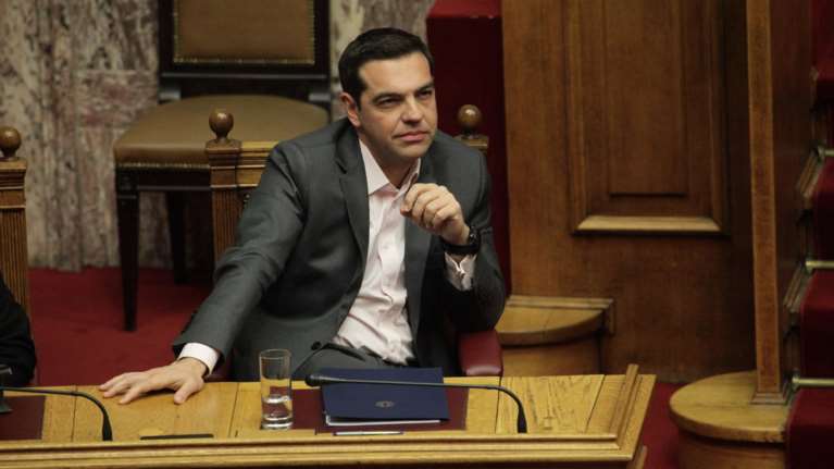 Υπουργός στη Βουλή «διαψεύδει» με στοιχεία τους αριθμούς του Αλ.Τσίπρα