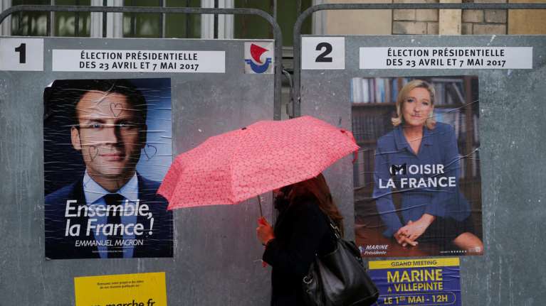 Ο Μακρόν απέναντι στη Λεπέν: Τρεις αναλυτές μιλούν στο TOC