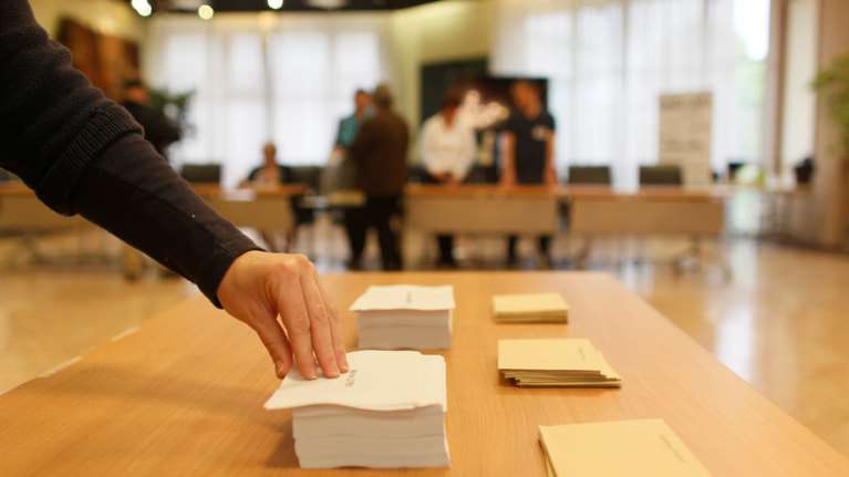 Η πιο συγκινητική φωτογραφία από τις γαλλικές εκλογές