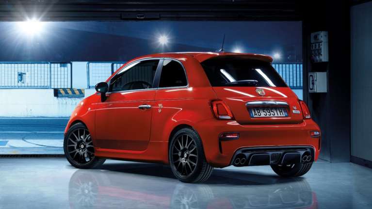 Abarth 595 Pista: Ολα τα μωρά στην πίστα με εκκίνηση τις 21.000€