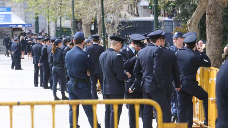 Περικοπή 40 εκατ. σε ειδικά μισθολόγια &amp; ένστολους το 2018