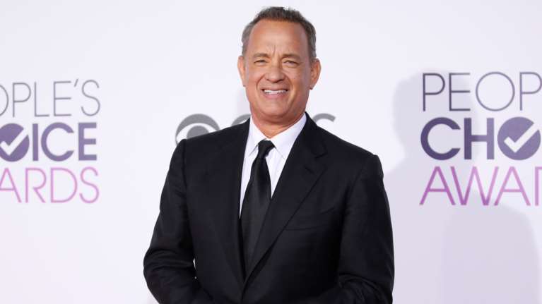 Ο &quot;φιλέλληνας&quot; Τομ Χανκς και η viral φάρσα με τις μπλούζες του