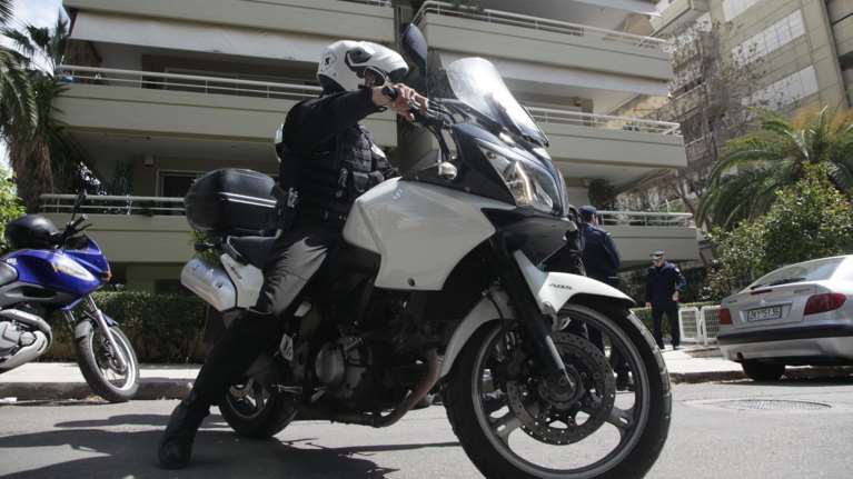 Νίκαια: Ιδιοκτήτρια έβαλε «μπράβο» να εκφοβίσει τους ενοικιαστές της