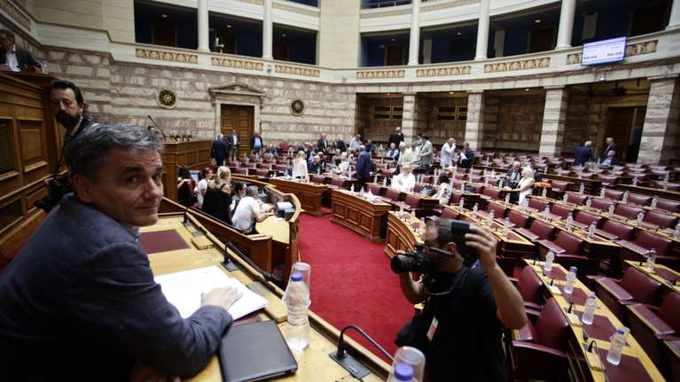 «Πάγος» στους βουλευτές του ΣΥΡΙΖΑ, γρίφος ο Τσακαλώτος