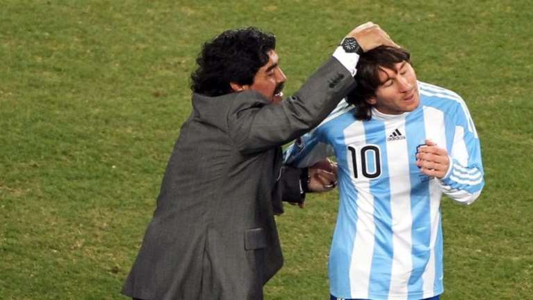 Μαραντόνα: «Ο Μέσι μοιάζει περισσότερο με αρκουδάκι παρά με ποδοσφαιριστή»