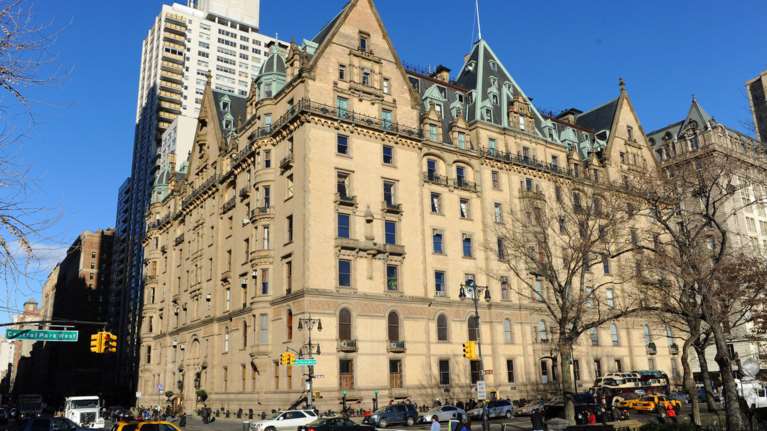 Επτά  μυστικά του σπιτιού που έζησε και δολοφονήθηκε ο Λένον