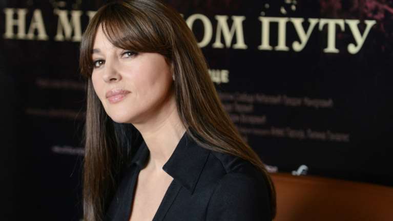 &quot;Γερνάω και αυτό είναι γοητευτικό&quot; δηλώνει στα 52 της η Μόνικα Μπελούτσι