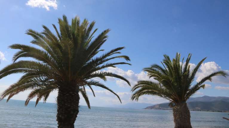 Αίθριος καιρός με ζέστη αλλά και αφρικανική σκόνη