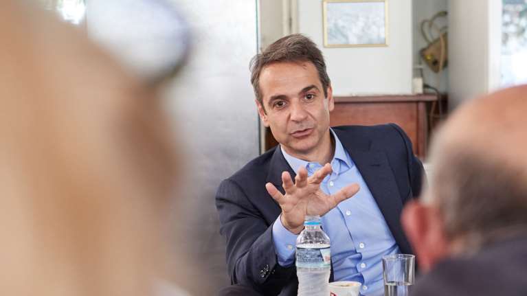 Μητσοτάκης για συμβασιούχους: Ανεύθυνο εμπόριο ελπίδας