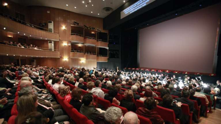 Μουσική στο φεστιβάλ, στην Πειραιώς 260 και το θέατρο Ολύμπια