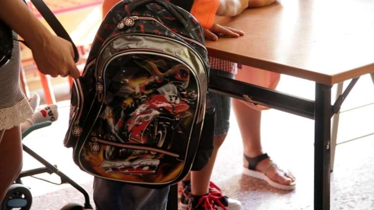 Σοκ στον Πύργο: Άνδρας αυνανιζόταν μπροστά σε παιδιά έξω από σχολείο