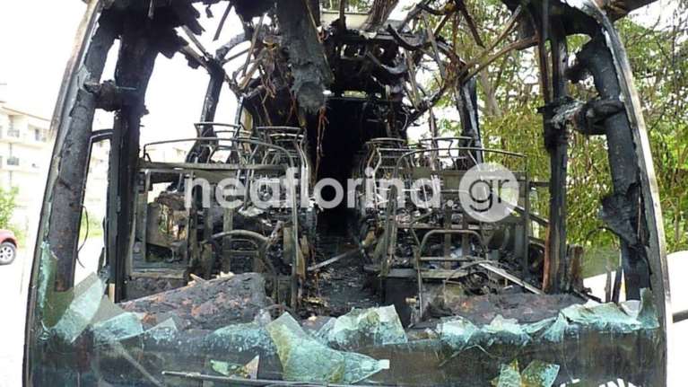 Στις φλόγες λεωφορείο του ΚΤΕΛ Φλώρινας -  Δείτε φωτογραφίες
