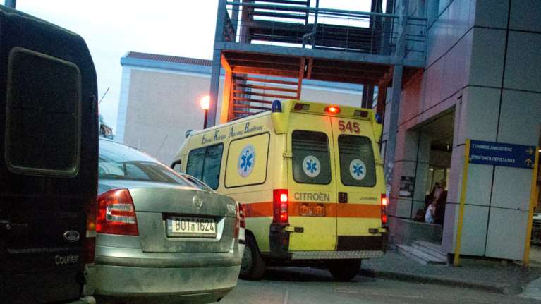 Τραγωδία στο Βόλο: 86χρονη έπεσε από το μπαλκόνι στον ακάλυπτο