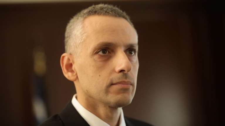 Παραιτήθηκε 3ος κατά σειρά γραμματέας του Γ.Μουζάλα, επισήμως μετακινήθηκε