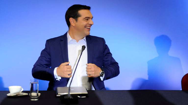 Success story από Tσίπρα: Θα φορέσει γραβάτα για το χρέος