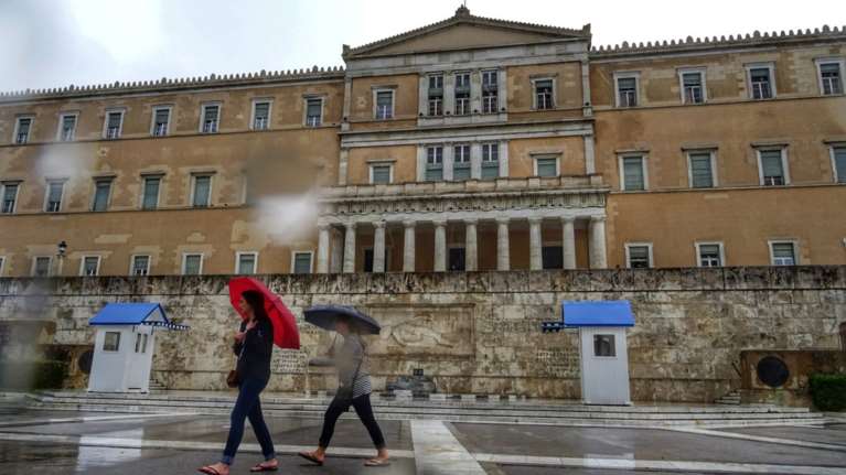 Μετωπική στη Βουλή για τα νέα μέτρα, Survivor στην κοινωνία