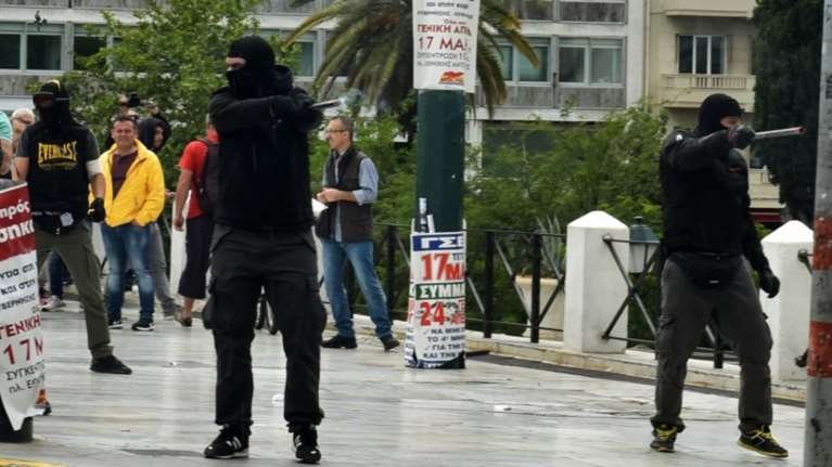 Φόβος στην ΕΛΑΣ από τα πυροτεχνήματα των αντιεξουσιαστών