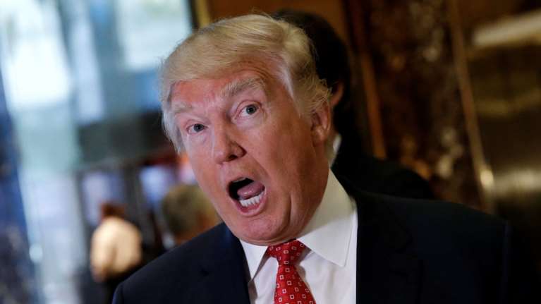 Τραμπ σε Λαβρόφ: Ο διευθυντής του FBI ήταν τρελός για δέσιμο!