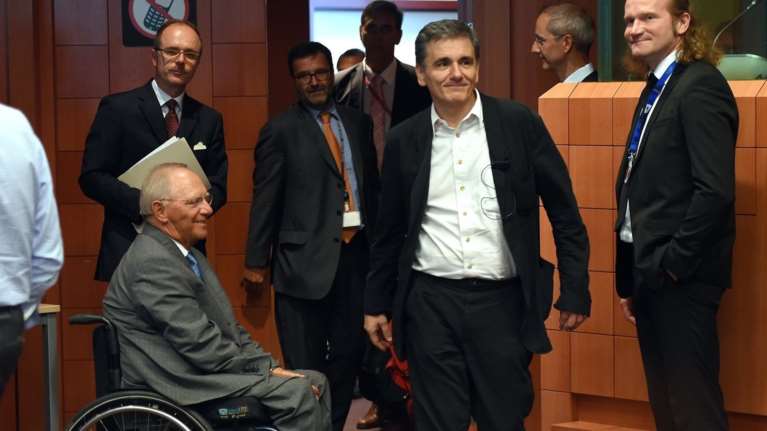 Bερολίνο: Δεν θα συζητήσουμε τίποτα για το χρέος πριν το 2018