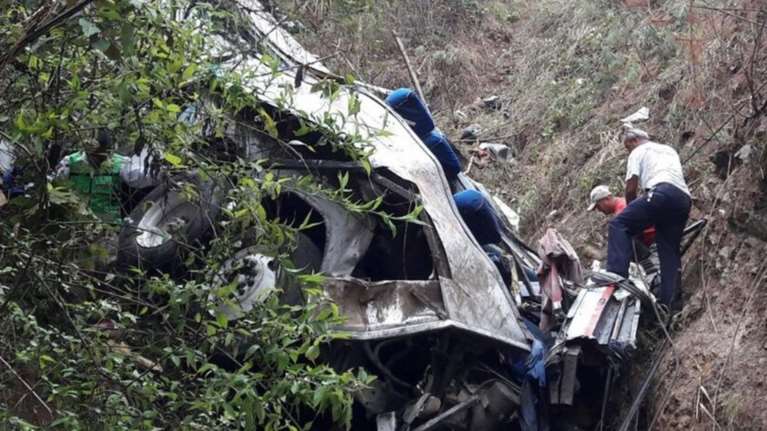 Μεξικό: Τουλάχιστον 12 νεκροί από πτώση λεωφορείου σε χαράδρα