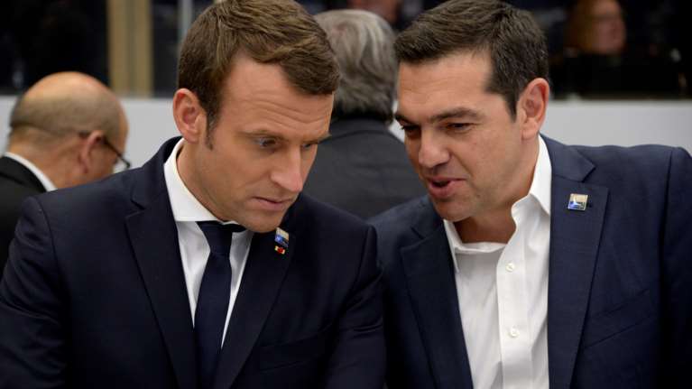 Reuters: Τι είπε ο Μακρόν στον Τσίπρα για το ελληνικό χρέος