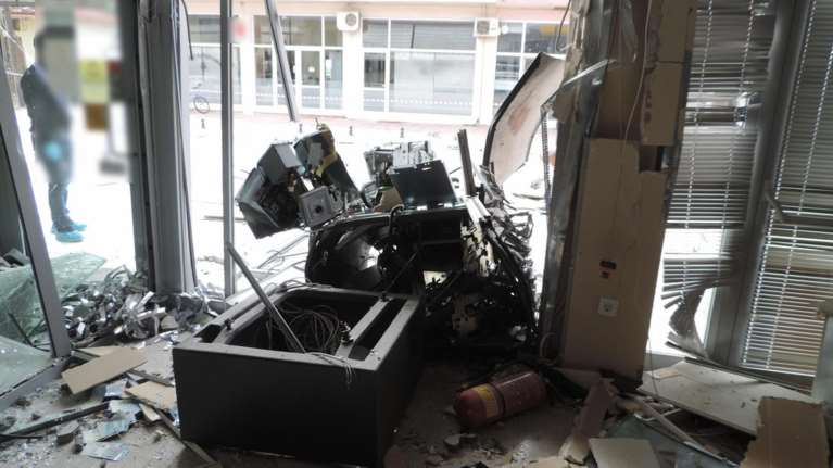 Ανατίναξαν ΑΤΜ σε Αττική και Μεσσηνία