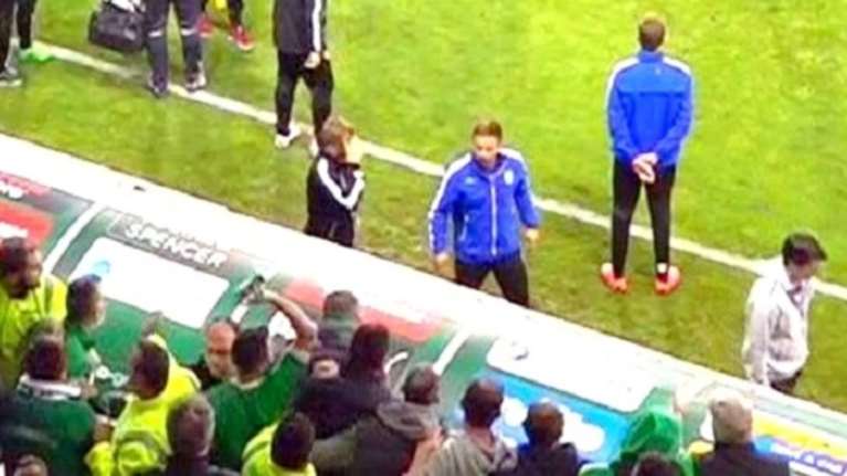 Η στιγμή που ο οπαδός του ΠΑΟ πετά την μπύρα στον &#39;Ίβιτς (ΦΩΤΟ)