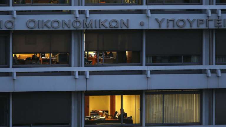 Αρση του επαγγελματικού απορρήτου έναντι των φορολογικών αρχών