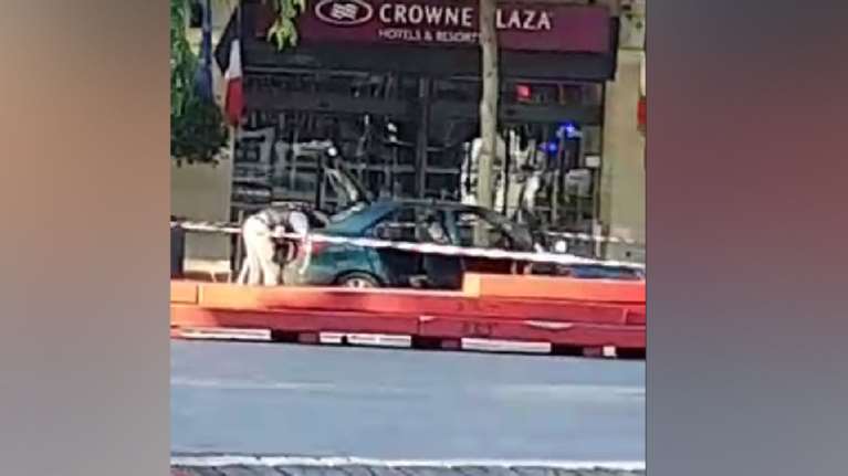 Εκκενώθηκε η Place de la Republique στο Παρίσι, φόβοι για παγιδευμένο I.X.