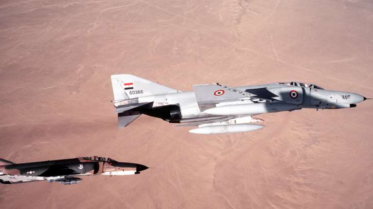 Η Αίγυπτος χτυπά βάσεις στη Λιβύη ως απάντηση για την επίθεση στους κόπτες