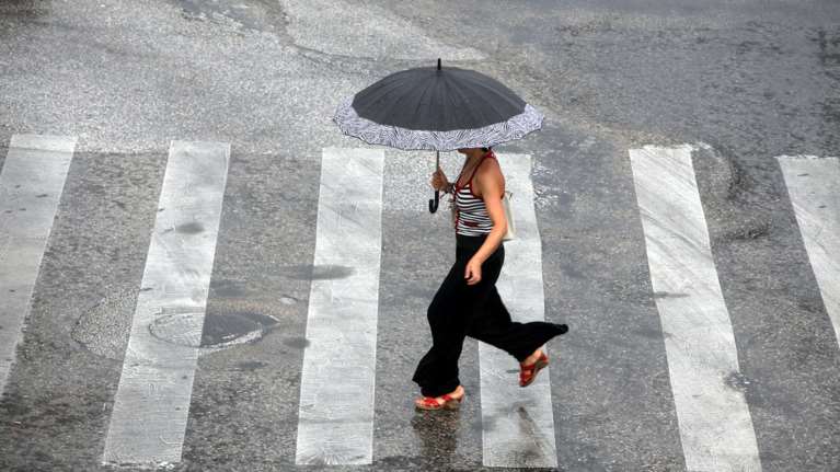 Σε ποιες περιοχές θα βρέχει τη Δευτέρα: αναλυτική πρόγνωση