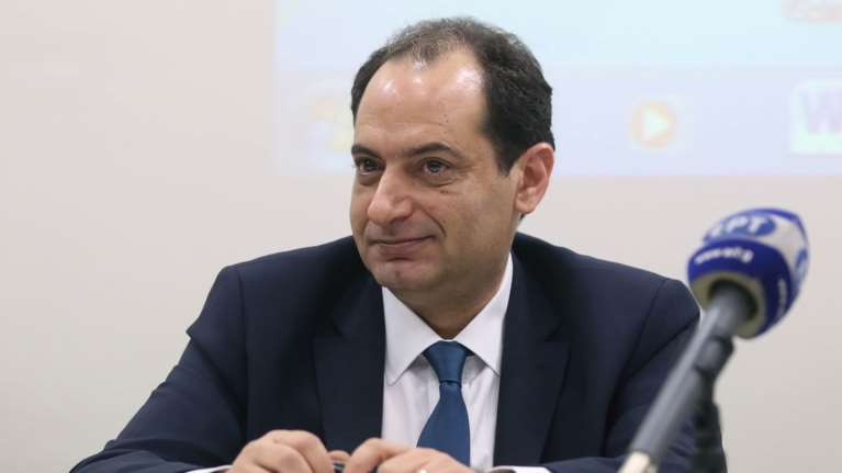 «&#39;Υμνοι» Σπίρτζη για την επένδυση στο αεροδρόμιο στο Καστέλι